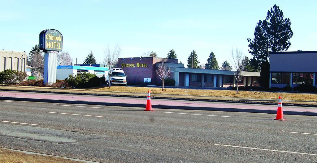 Chinook Motel 레스브리지 외부 사진