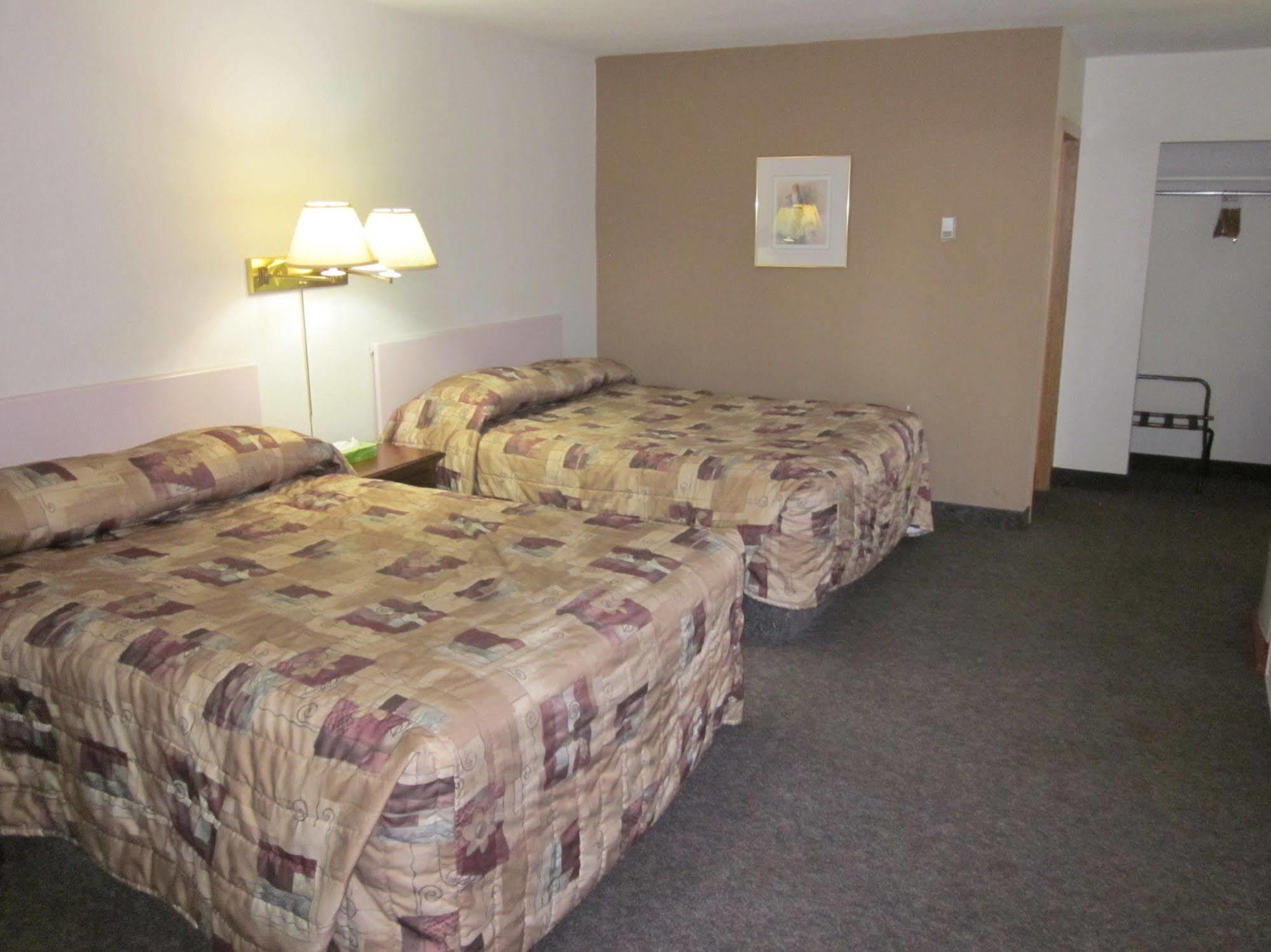 Chinook Motel 레스브리지 외부 사진
