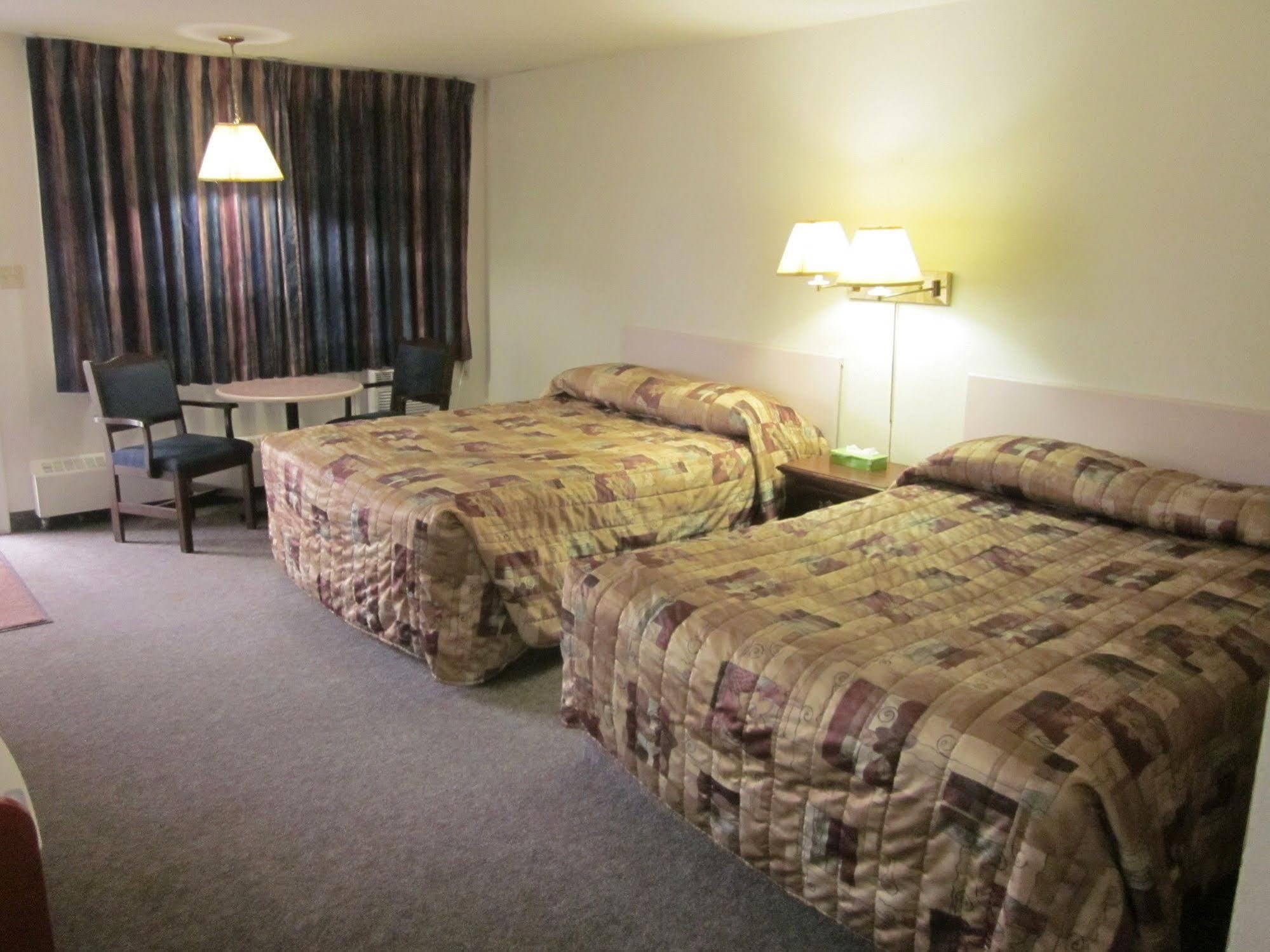 Chinook Motel 레스브리지 외부 사진